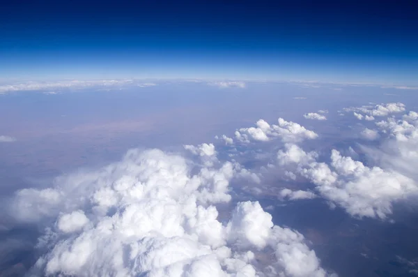 Himmel und Wolken — Stockfoto