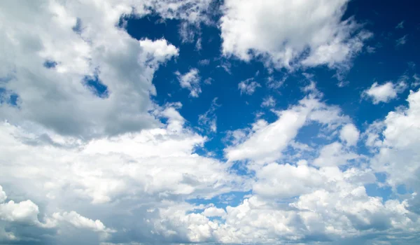 Blå himmel — Stockfoto