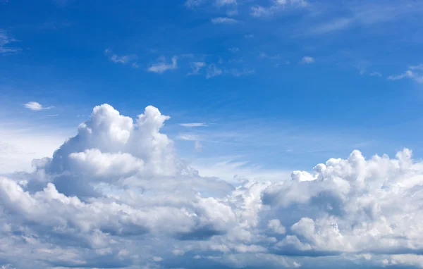 Blauer Himmel — Stockfoto