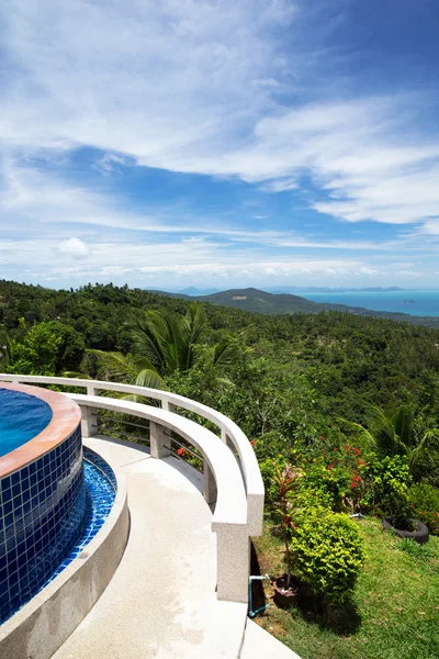 Piscina tropical — Fotografia de Stock