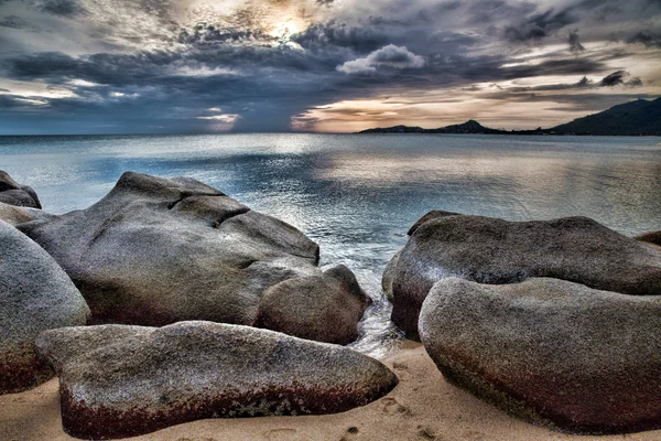 Puesta de sol sobre el mar —  Fotos de Stock