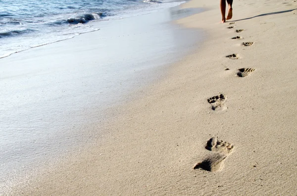 Footprints in beach — Stock Photo, Image