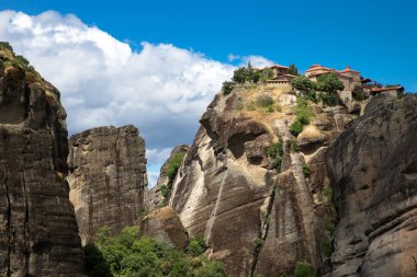 üstünde belgili tanımlık tepe-in kaya Manastırı