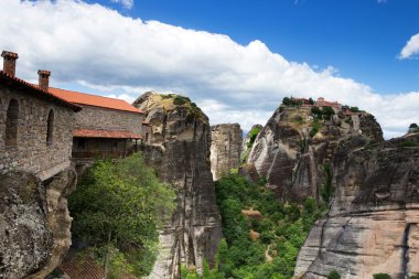 üstünde belgili tanımlık tepe-in meteora kaya Manastırı
