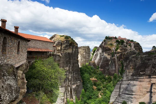 Monastery on top of rock in Meteora — Stock Photo, Image