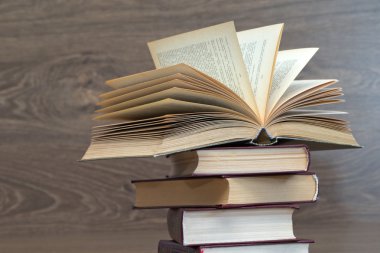 Kitap yığını