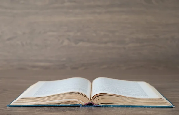 Open book — Stock Photo, Image