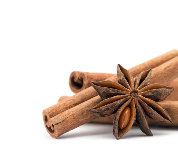 Anise and cinnamon — Stock Photo, Image