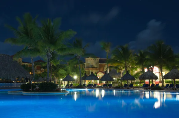 Piscina por la noche — Foto de Stock