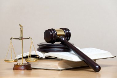 tahta tokmak ve kitaplar 