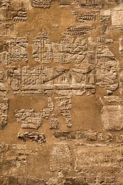 Jeroglífico de la civilización del faraón en el templo de Karnak, Egipto —  Fotos de Stock