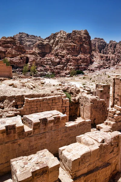 Belle formazioni rocciose rosse a Petra — Foto Stock