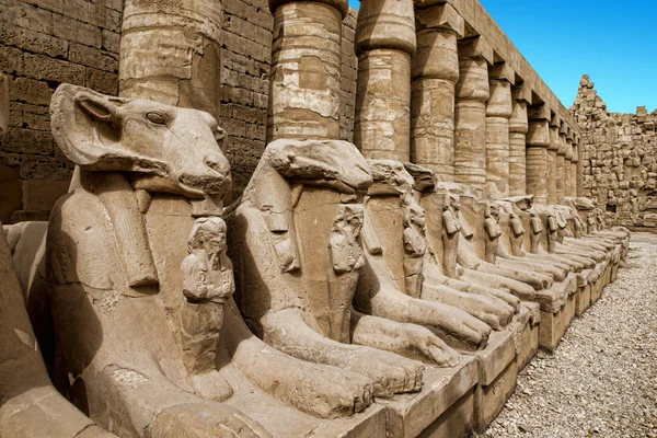 Ruínas antigas de karnak — Fotografia de Stock