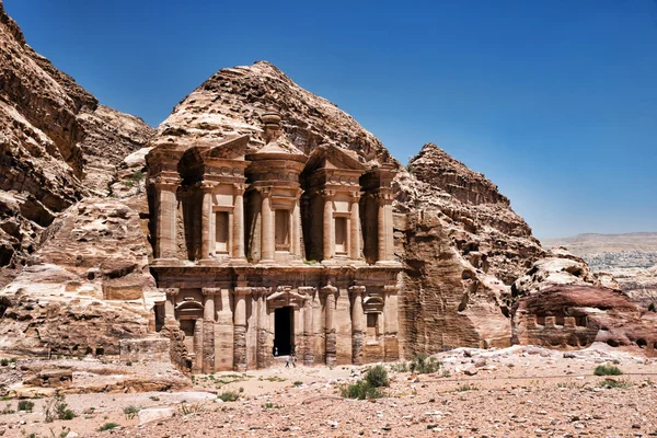 Antika tempel i petra — Stockfoto