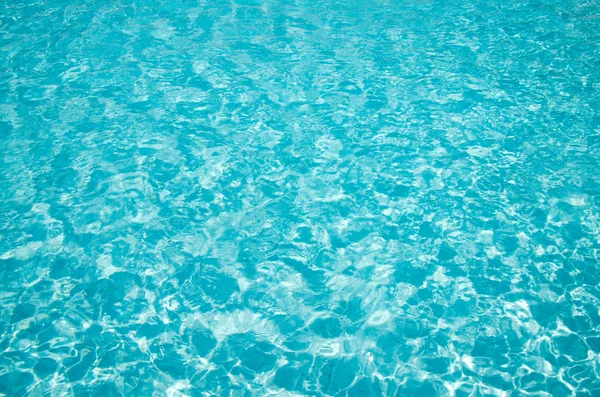 Eau de piscine bleue — Photo