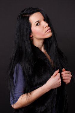 seksi esmer siyah zemin