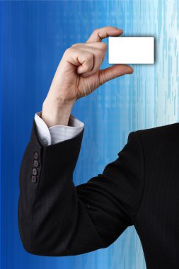 boş kartvizit uzatarak iş adamı