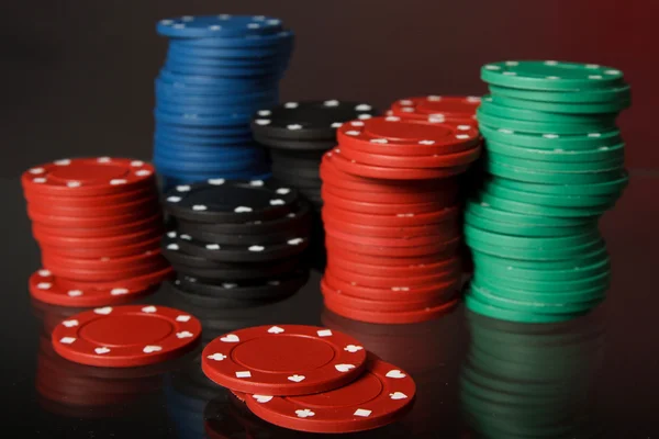 Kleurrijke poker chips — Stockfoto