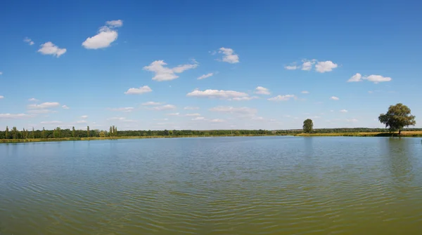 Panorama. Latem rzeki — Zdjęcie stockowe