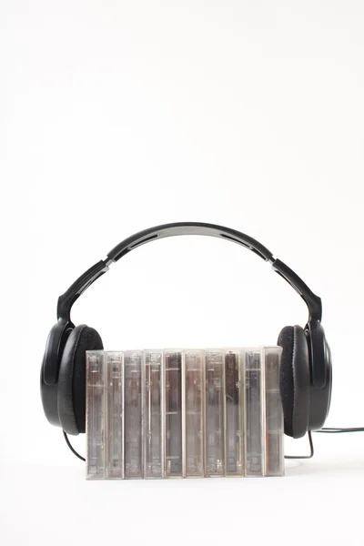 Hudební scéna. sluchátka audio kazety. — Stock fotografie
