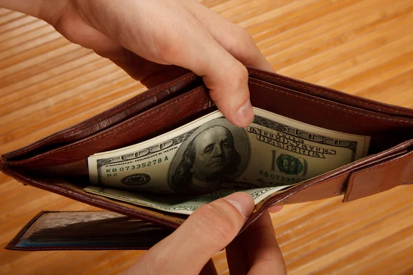 para çantasını almak