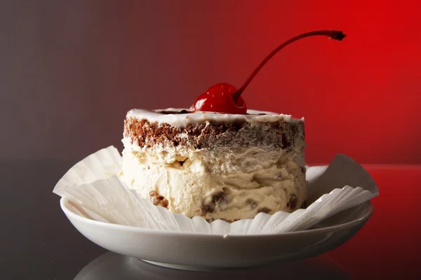 Süßer Kuchen mit Früchten — Stockfoto