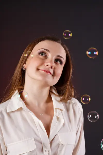 Menina com bolhas — Fotografia de Stock
