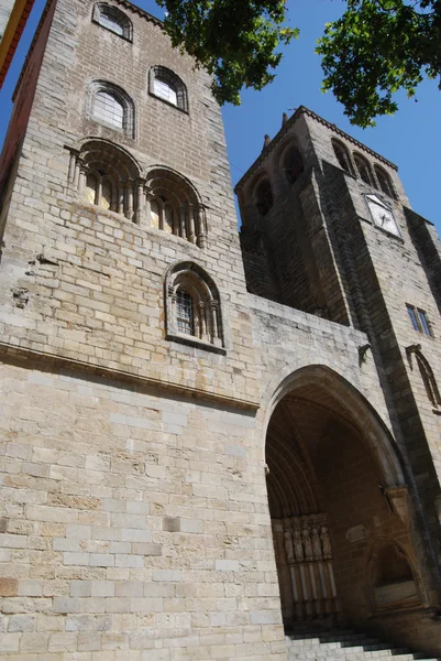 Uitzicht op kathedraal van sao francisco, evora, portugal — Stockfoto