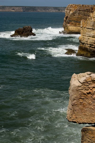 Plaża na wybrzeżu algarve — Zdjęcie stockowe