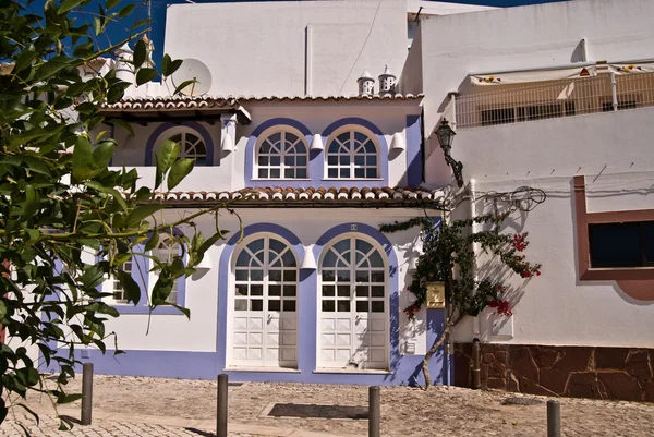 Antigua calle en la antigua ciudad de Silves, Portuga — Foto de Stock