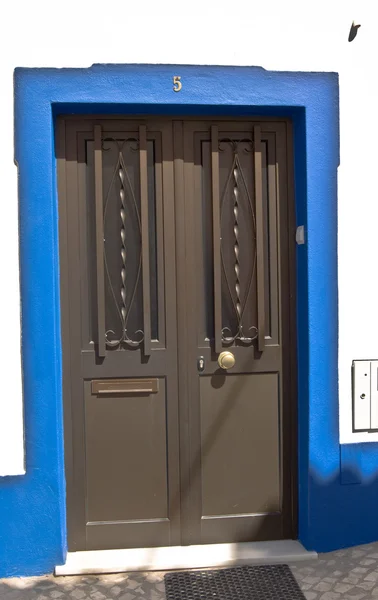 Porta de uma casa tradicional - Portugal — Fotografia de Stock