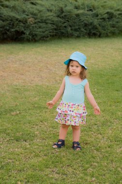 küçük kız oyun parkı