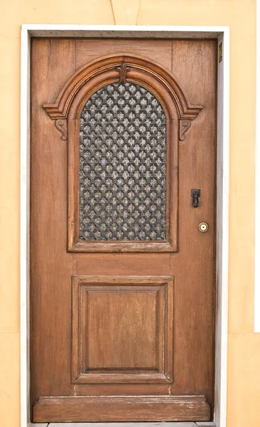 Puerta de una casa tradicional - Portugal — Foto de Stock