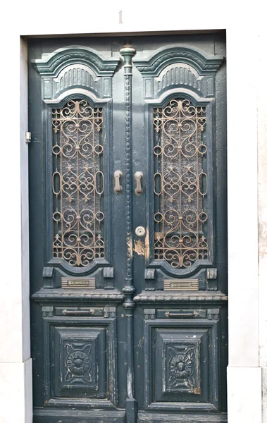 Porta de uma casa tradicional - Portugal — Fotografia de Stock