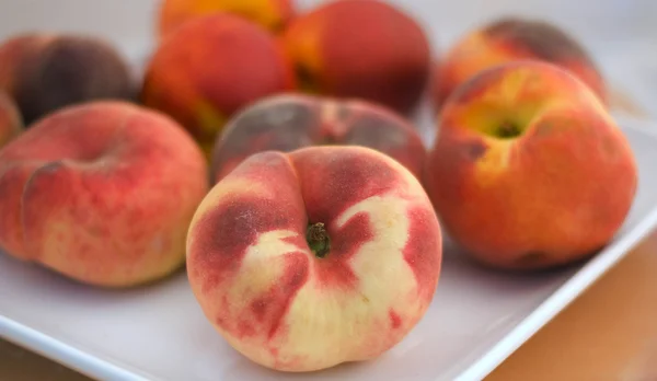 De peachs geïsoleerd — Stockfoto