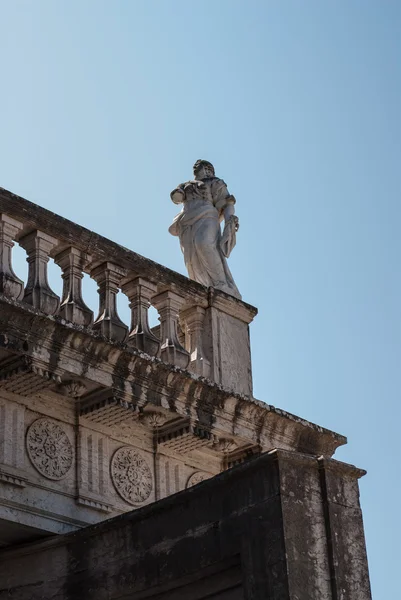 Antique statue in park of Queluz — Stock Photo, Image