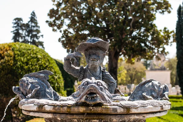 Starodawny statua w parku Sintra — Zdjęcie stockowe