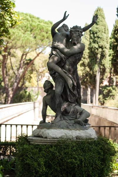 Αντίκες άγαλμα στο πάρκο του queluz — Φωτογραφία Αρχείου