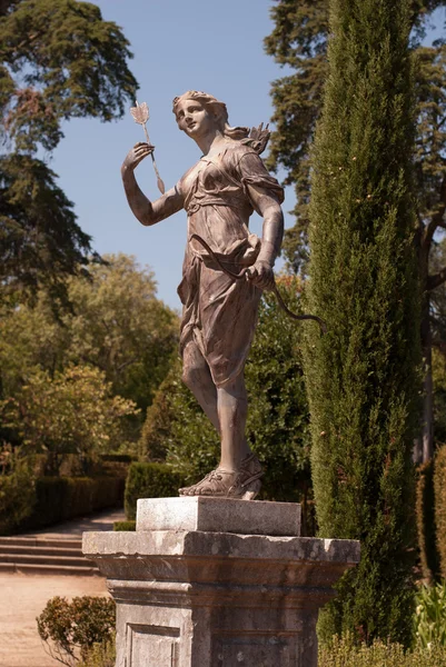 Starodawny statua w parku Sintra — Zdjęcie stockowe