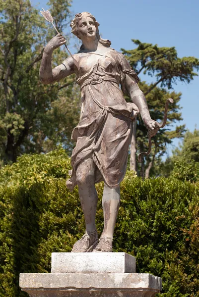 Antike Statue im Park von Queluz — Stockfoto