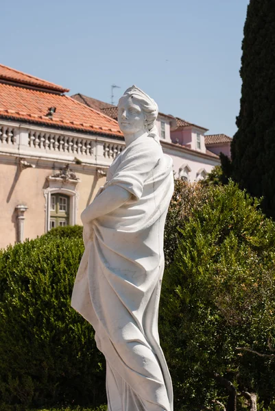 Estatua antigua en el parque de Queluz — Foto de Stock