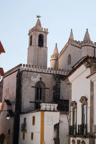 Fațada bisericii din Evora — Fotografie, imagine de stoc