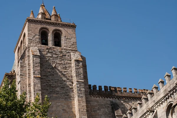 Fachada da igreja em Évora — Fotografia de Stock