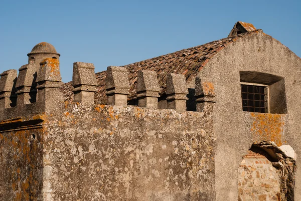 Las ruinas de la antigua ciudad portuguesa Montemor — Foto de Stock