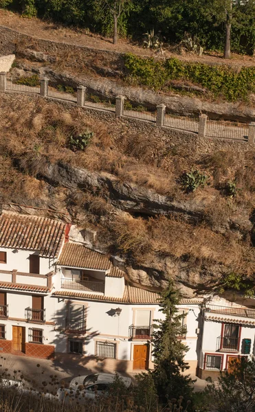 Setenil de las bodegas is één van de pueblos blancos (witte vill — Stockfoto