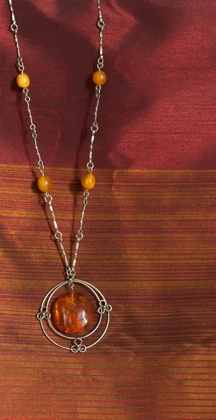 Янтарное ожерелье — стоковое фото