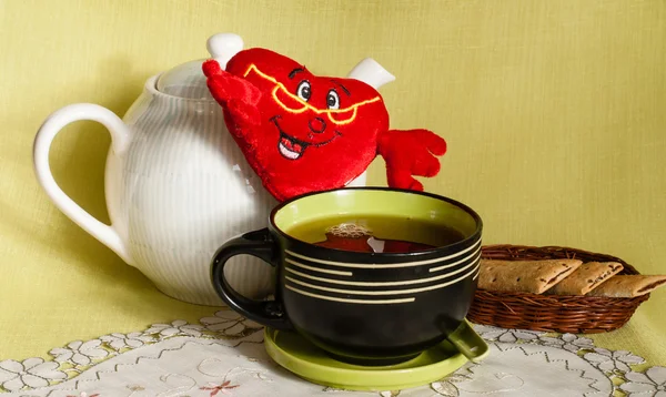 Caneca grande com chá — Fotografia de Stock