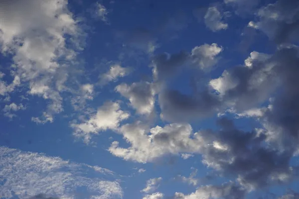 Piękne Błękitne Niebo Chmury Naturalne Tło — Zdjęcie stockowe