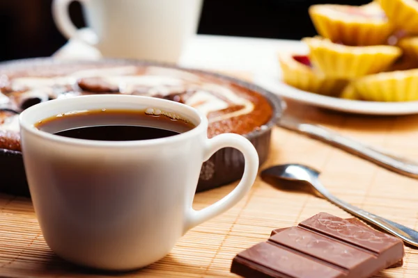 Pequeno-almoço. Café e bolo . — Fotografia de Stock