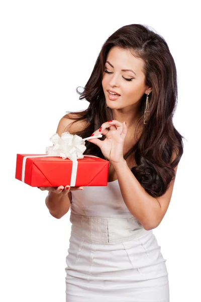 Moda mujer aislada retrato celebrar regalo de Navidad . — Foto de Stock